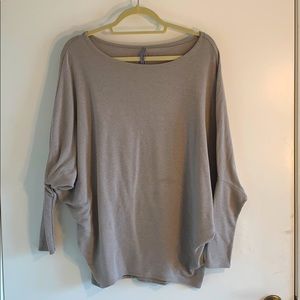 Batwing long sleeves!